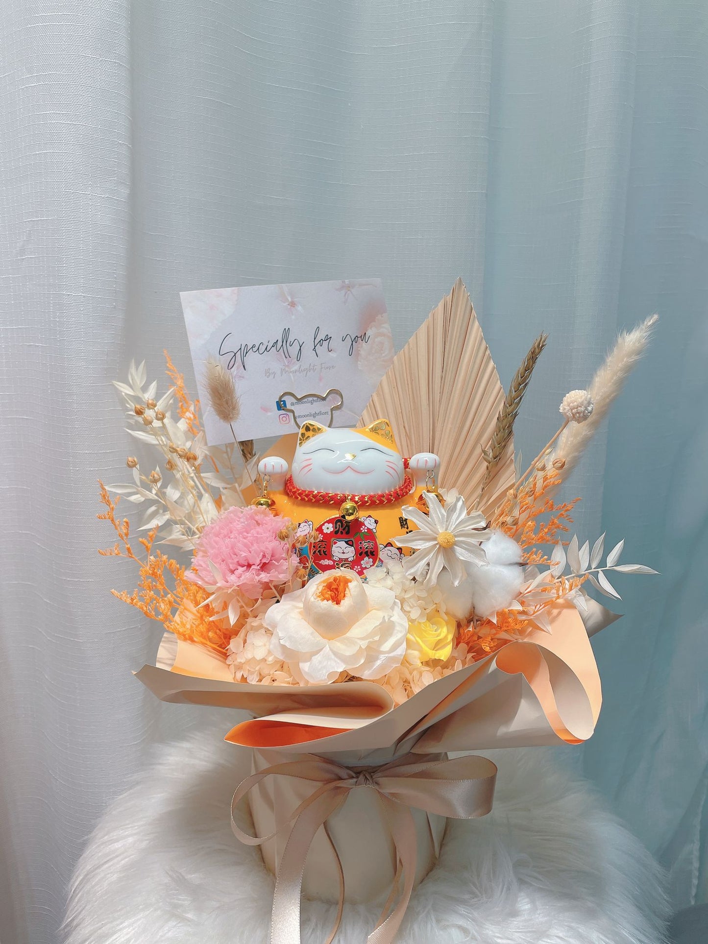 Fortune Cat Flower Box (Preserved)